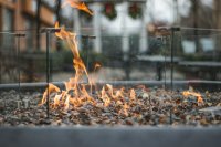 Een vuurkorf houdt je terras warm tot diep in de herfst