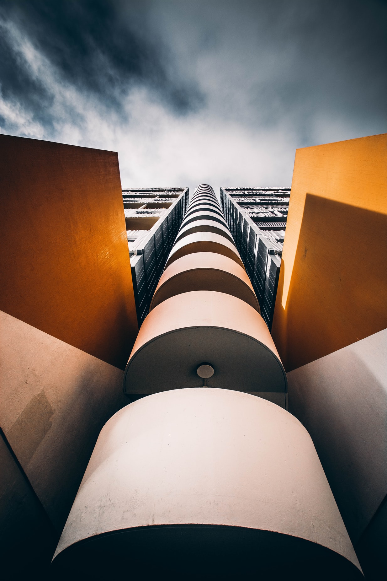 Veilig de hoogte in met een hoogwerker